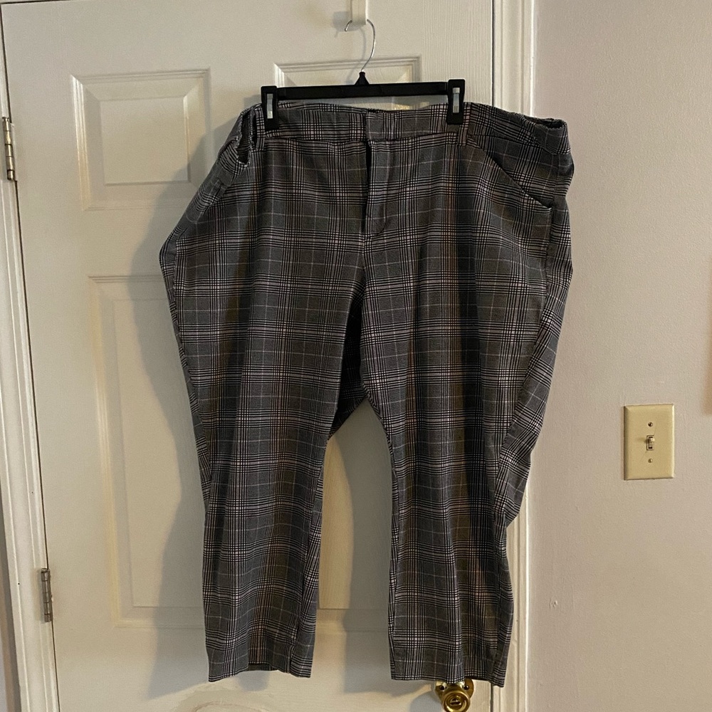 Old Navy Gray Plaid Ankle Cropped Pants